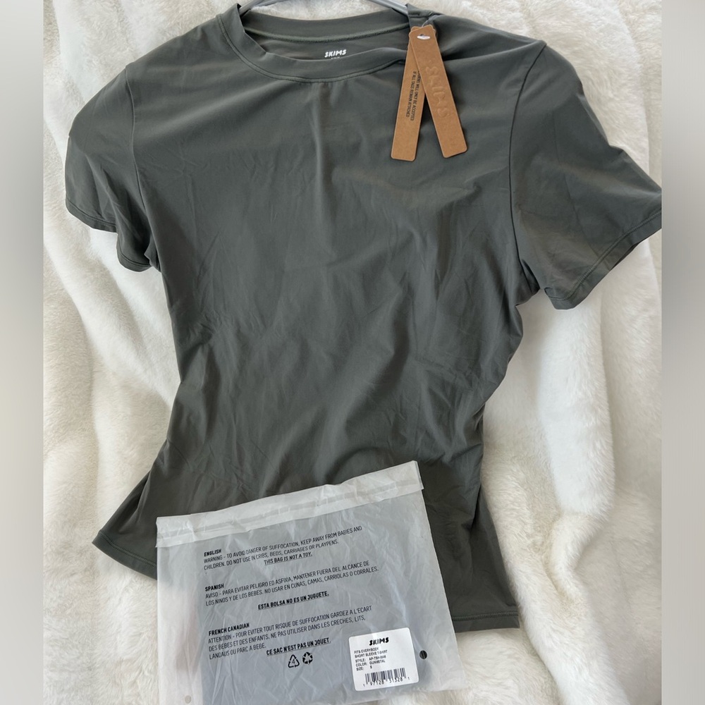 Skims- Fits Everybody Short Sleeve T- Shirt